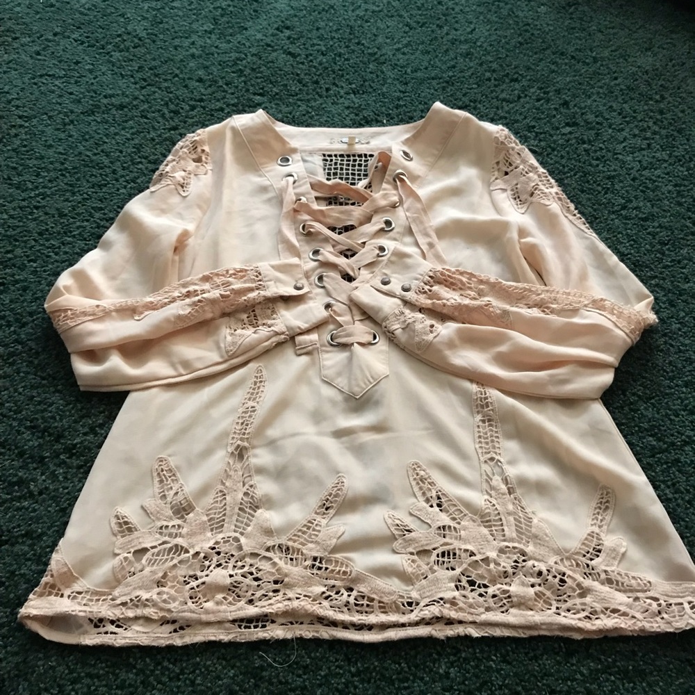 GIMMICKS by BKE blouse